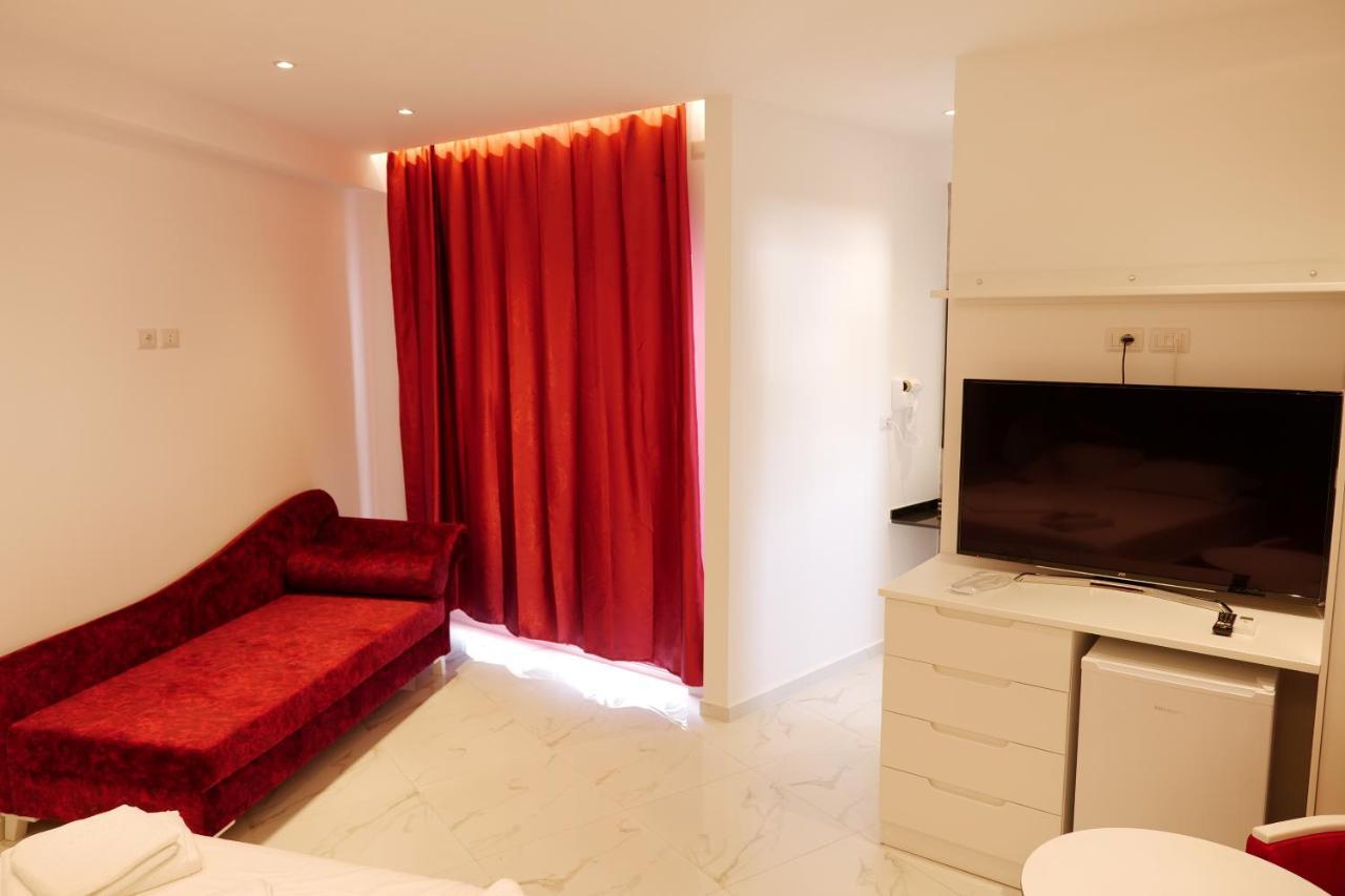 סרנדה Lumi Hotel מראה חיצוני תמונה