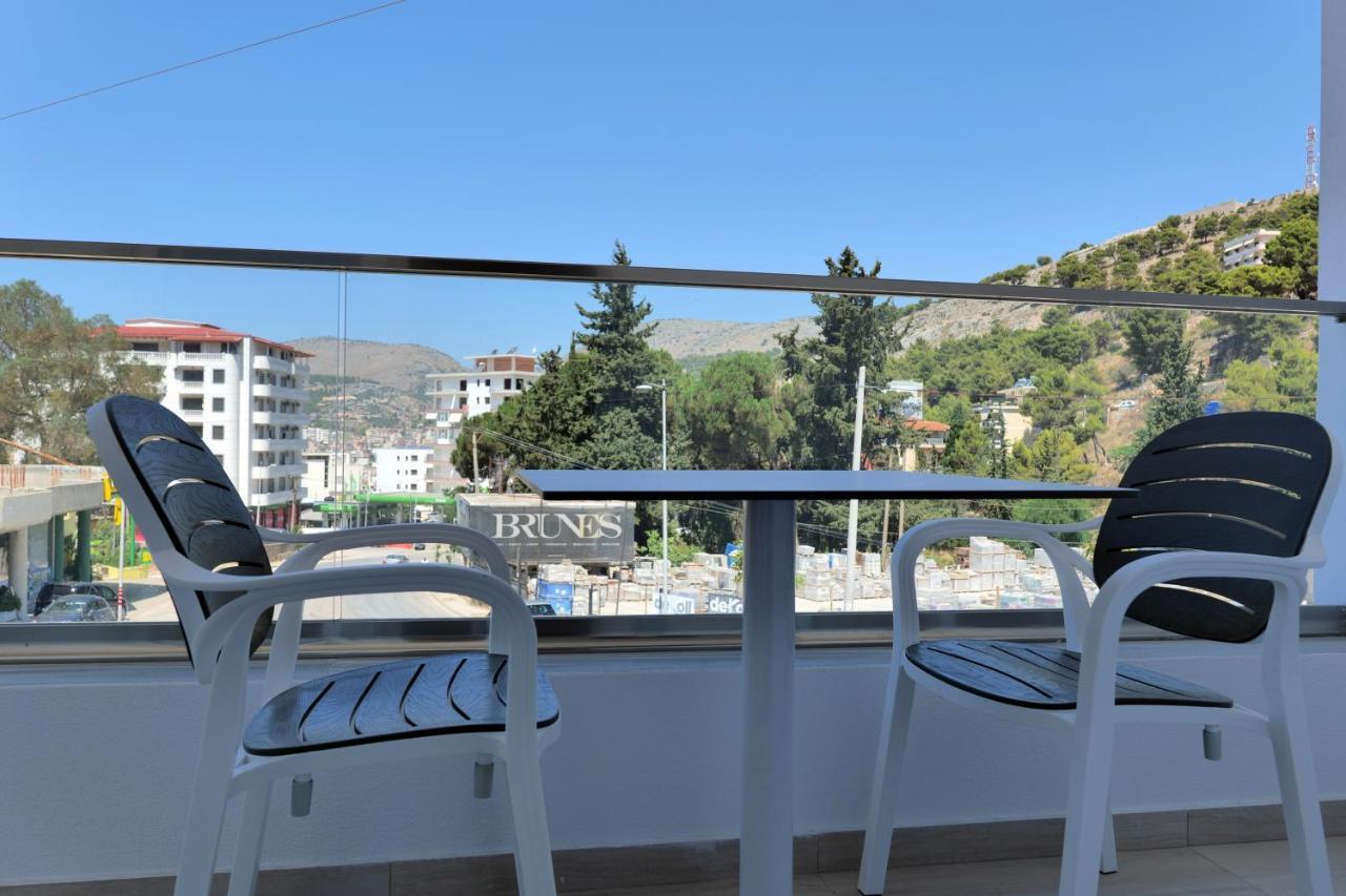 סרנדה Lumi Hotel מראה חיצוני תמונה