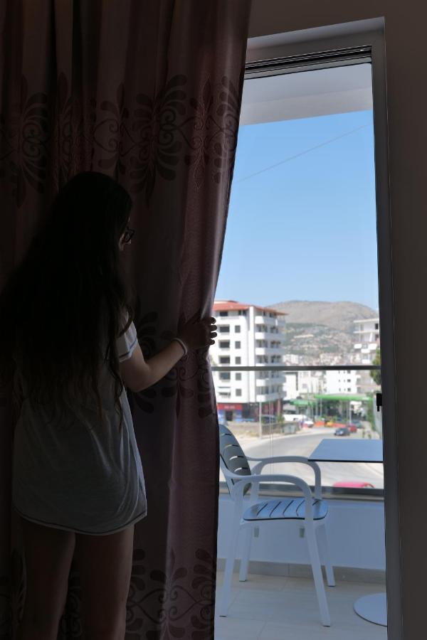 סרנדה Lumi Hotel מראה חיצוני תמונה