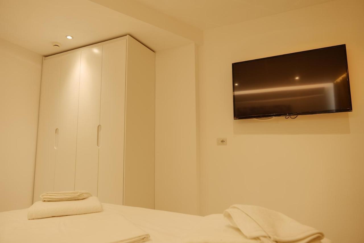 סרנדה Lumi Hotel מראה חיצוני תמונה