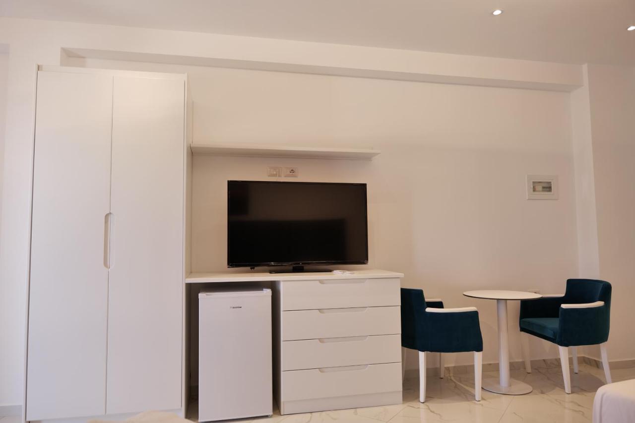 סרנדה Lumi Hotel מראה חיצוני תמונה